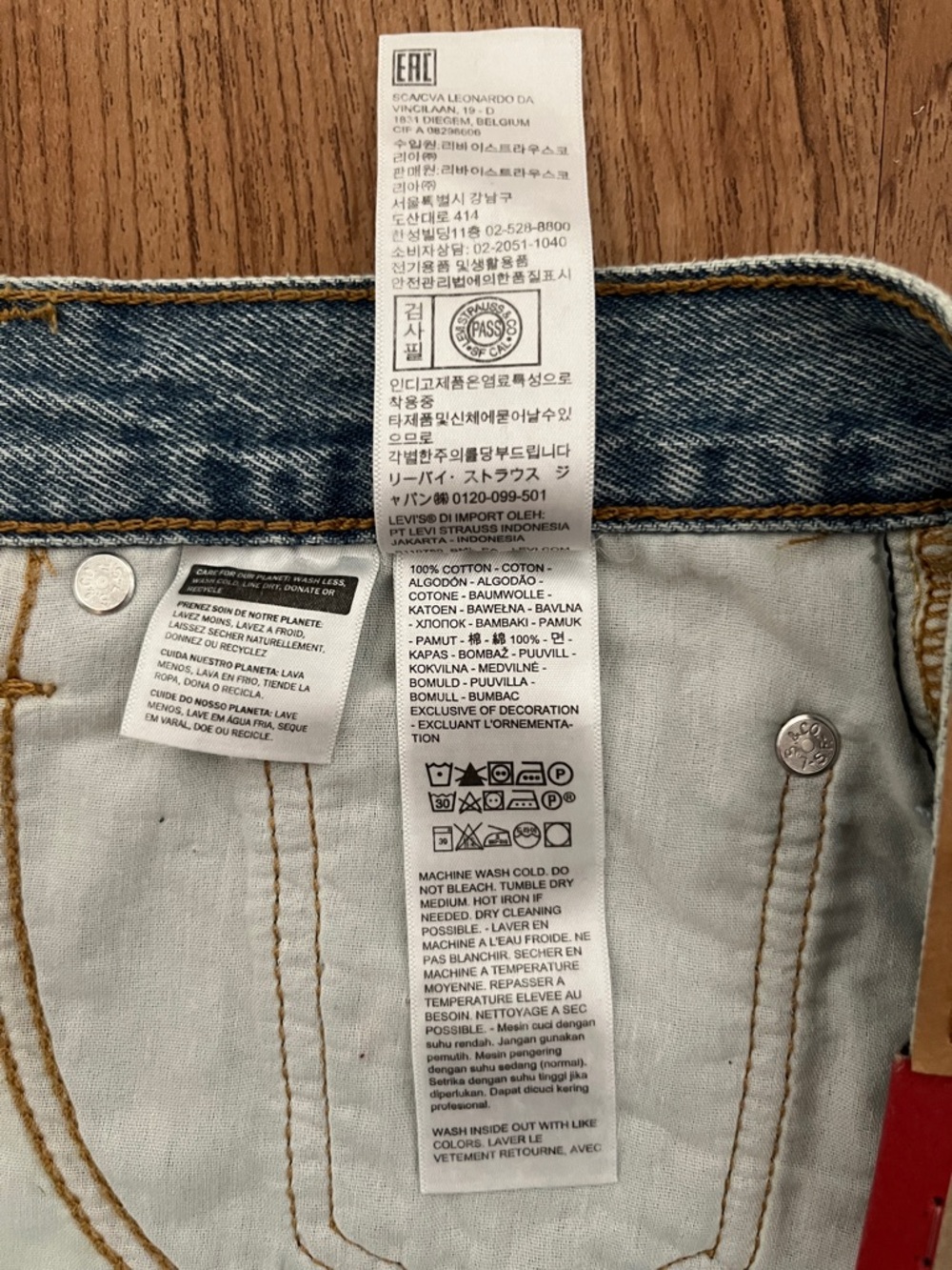 NWT Levi’s Icon Denim Skirt NEW - Picture 4 of 10